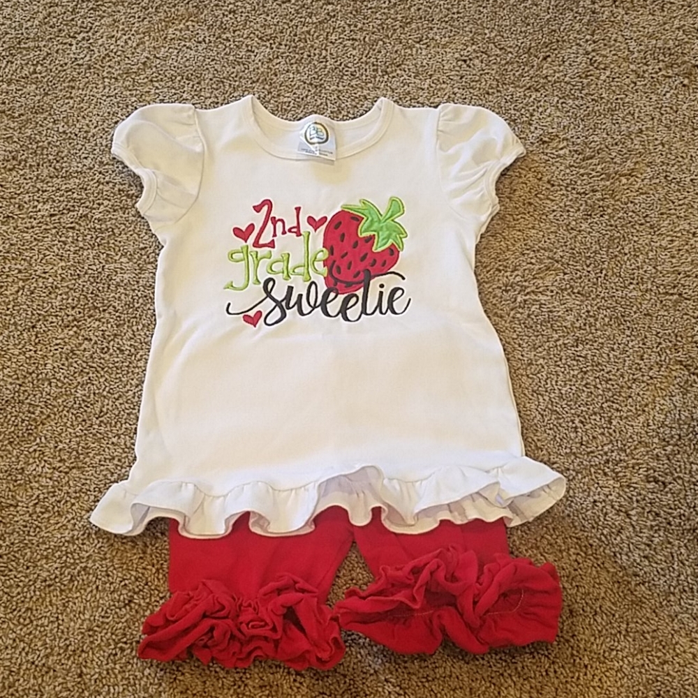 Embroidered back to school set